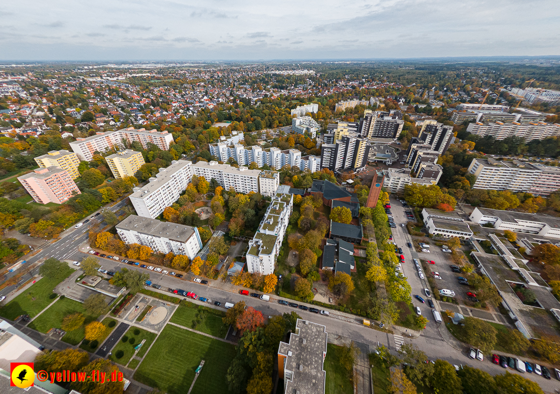 13.10.2022 - Marx-Zenrtum am Karl-Marx-Ring in Neuperlach